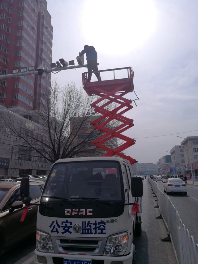 車載剪叉式升降機